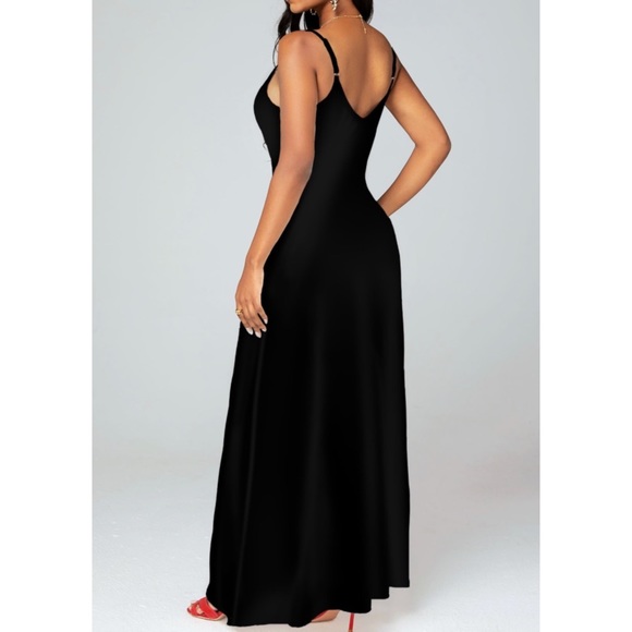 Floral Print Maxi in Black - Picture 2 of 2